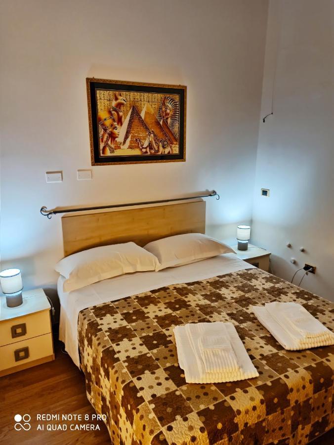 Rooms Center Wolf - Matrimoniale E Comunicanti Matera Extérieur photo